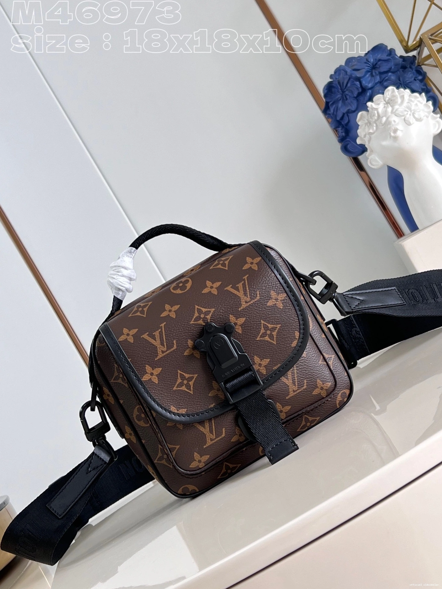VUITTON Messenger-18*18*10CM LOUIS Trail 0801